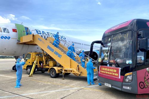 Bamboo Airways đưa gần 400 công dân Quảng Bình về quê