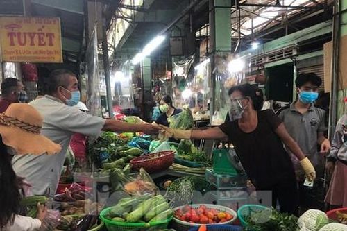Thực phẩm tại TPHCM lại... nhảy giá