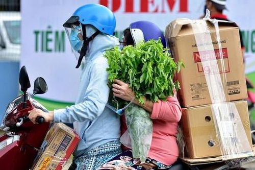 TPHCM đi chợ hộ cho toàn bộ người dân trên địa bàn, kể cả ở 'vùng xanh'