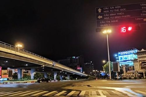Hình ảnh TPHCM trước giờ G giãn cách triệt để toàn thành phố