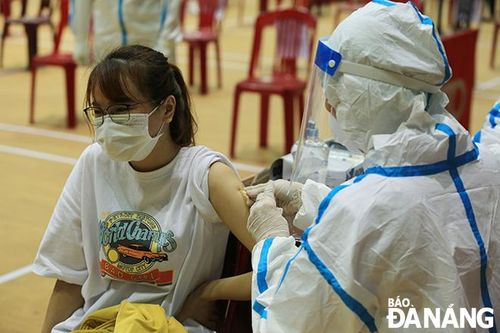 Tiêm mũi 2 vắc-xin phòng Covid-19 muộn có sao không?