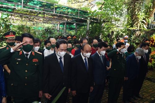 Lãnh đạo Đảng, Nhà nước dâng hương tưởng niệm Đại tướng Võ Nguyên Giáp