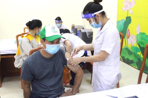 Hoàn thành tiêm chủng vắc xin phòng COVID-19 đợt 4, năm 2021