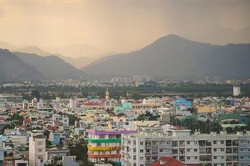Hành trang 'vượt bão'