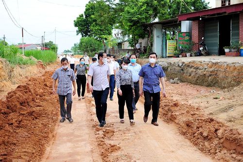 Ban Tổ chức Tỉnh ủy khảo sát tình hình hoạt động của cấp ủy, chi bộ trên địa bàn huyện Sơn Dương