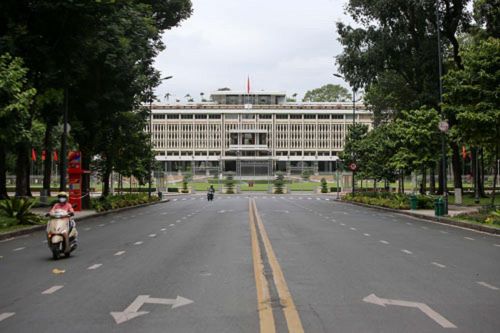 TP.HCM ban hành khẩn Chỉ thị 11 về tăng cường giãn cách xã hội