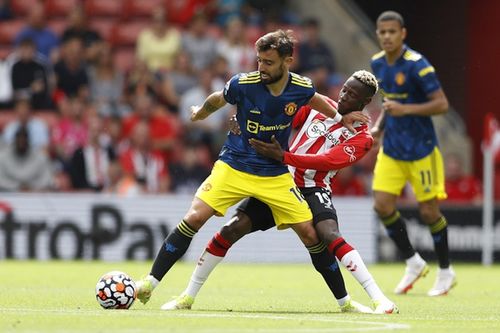 Bruno Fernandes mờ nhạt, Man Utd mất ngôi đầu bảng Ngoại hạng Anh