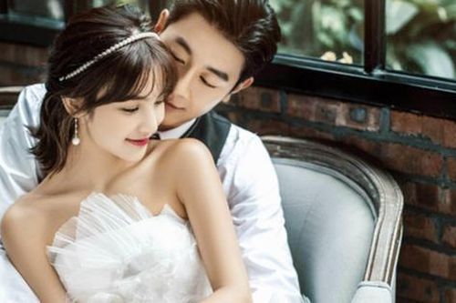 Sau chuyến công tác, chồng tự mang bằng chứng 'tố cáo ngoại tình' về nhà và màn phá án đỉnh cao của cô vợ thông minh!