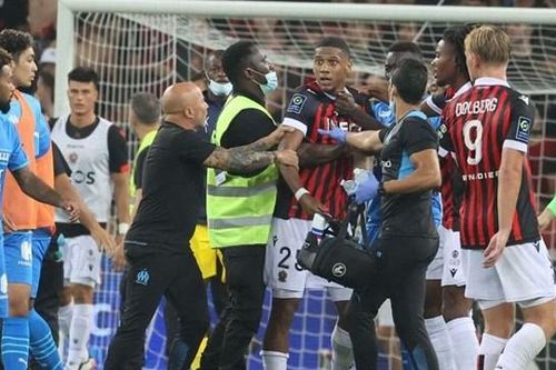 Hỗn loạn trong trận đấu giữa Nice và Marseille