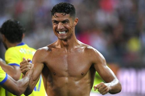 Ronaldo cởi áo ăn mừng nhưng bị tước bàn thắng