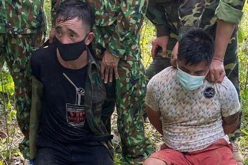 Nhóm vận chuyển 46 kg ma túy mang theo súng ngắn