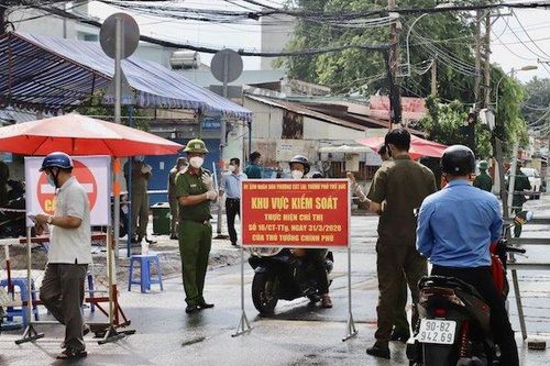 TP Hồ Chí Minh: Nhiều người bị phạt trong ngày đầu 'siết chặt' giãn cách xã hội