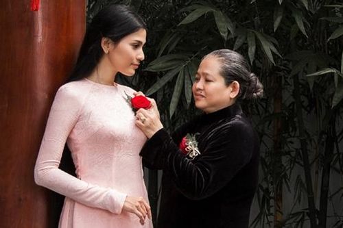 Chuyện những người mẹ là quản lý nghệ sĩ (kỳ 1): Khi nghệ sĩ bên mẹ như hình với bóng