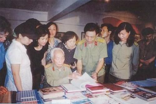 Dấu ấn của Đại tướng Võ Nguyên Giáp với Thư viện Quân đội