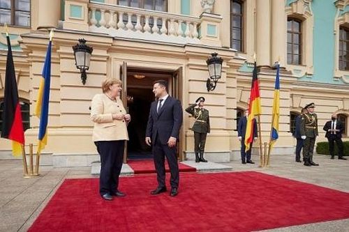 Thăm 'tạm biệt' Ukraine, Thủ tướng Đức Angela Merkel nói gì về Dòng chảy phương Bắc 2?