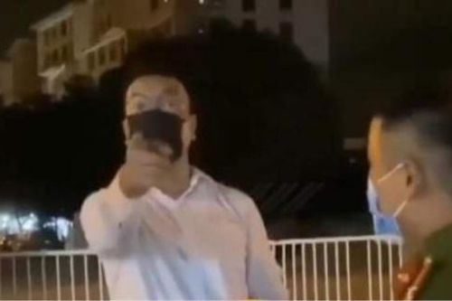 Hà Nội: Xử phạt 3,7 triệu đồng người đàn ông tự xưng 'tao là VTV'