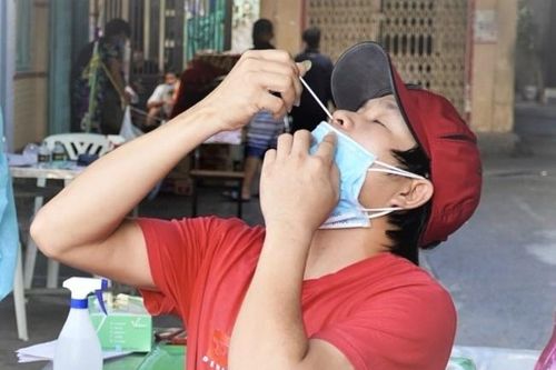 TP. HCM: Để an toàn, người dân nên tự lấy mẫu test Covid-19 tại nhà