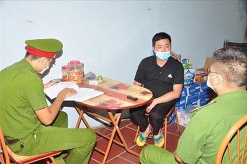 Phát hiện tài xế xe 'luồng xanh' chở người từ vùng dịch về Yên Bái