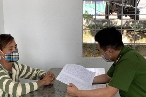 Khởi tố đối tượng cướp 50 nghìn đồng, ép nạn nhân cởi quần áo giữa đường