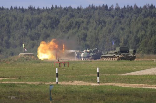 Cuộc thi xe tăng hành tiến mở màn Army Games 2021 tại Nga