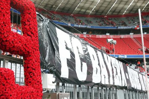 Cận cảnh Bayern Munich nhọc nhằn thắng trận đầu tiên tại Bundesliga