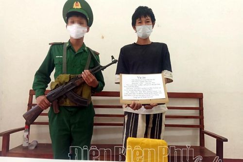 Bắt đối tượng vận chuyển trái phép 1 bánh hêrôin