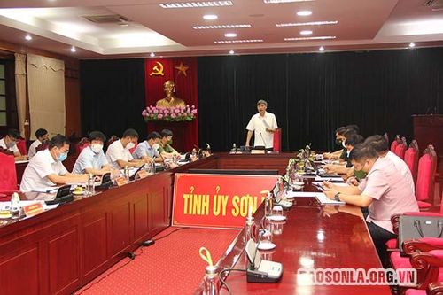 Thường trực Tỉnh ủy họp trực tuyến chỉ đạo công tác phòng, chống COVID-19 với huyện Phù Yên, Vân Hồ