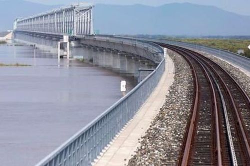Cầu đường sắt xuyên sông đầu tiên giữa Nga và Trung Quốc