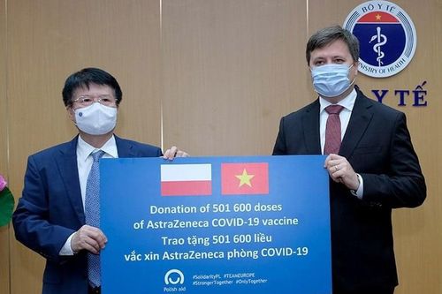 Việt Nam tiếp nhận 501.600 liều vắc xin AstraZeneca do Chính phủ Ba Lan viện trợ