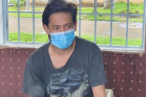 Trèo rào vào thăm bạn gái ở khu phong tỏa rồi vác dao chém lại công an