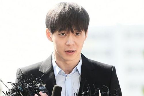 Park Yoo Chun bị tố dụ dỗ fan nữ