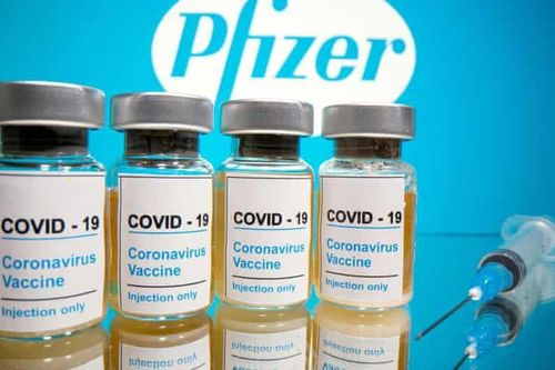 Mỹ phê duyệt vaccine đầu tiên, hàng loạt cơ quan hành động tức thì