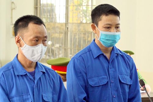 Hai người hầu tòa vì đưa 7 phụ nữ nhập biên từ Campuchia