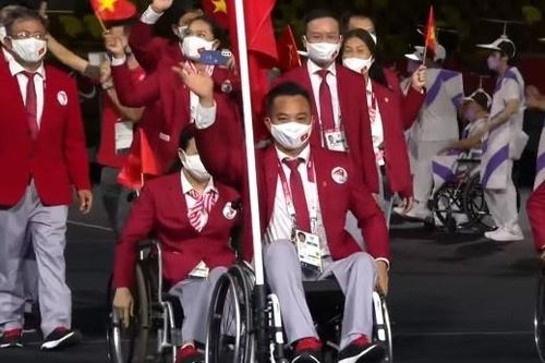 Đoàn Việt Nam diễu hành tại lễ khai mạc Paralympic Tokyo