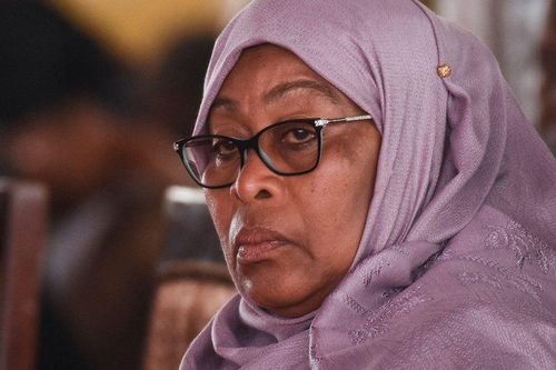 Chê cầu thủ nữ là ngực lép, nhà lãnh đạo Tanzania hứng chịu chỉ trích