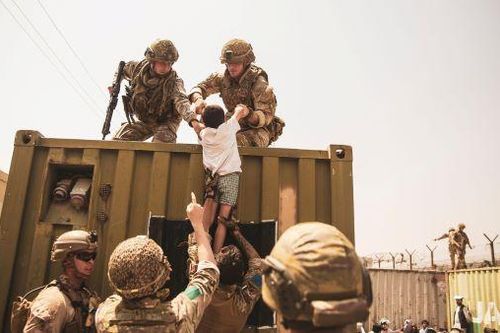 G7 sẽ phá 'giới hạn đỏ' của Taliban để cứu người?