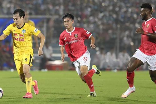 Văn Toàn tiếc nuối khi V League 2021 bị hủy
