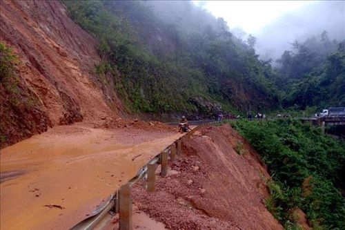 Bắc Bộ mưa dông, vùng núi đề phòng mưa lớn, lũ quét, sạt lở đất