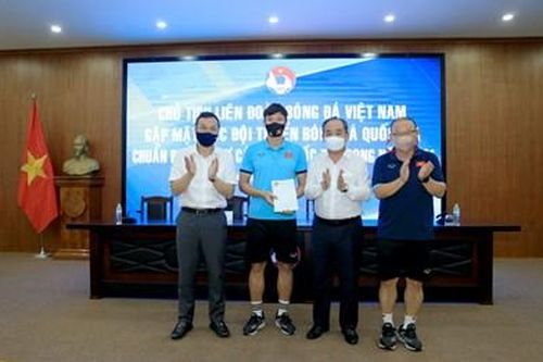 Các đội tuyển bóng đá Việt Nam phải thể hiện tinh thần kiên cường