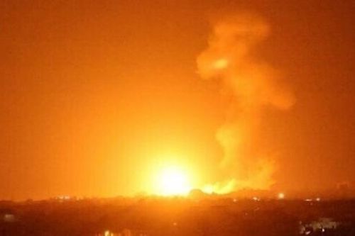 Cầu lửa đỏ trời Dải Gaza, Israel mở trận không kích trong đêm