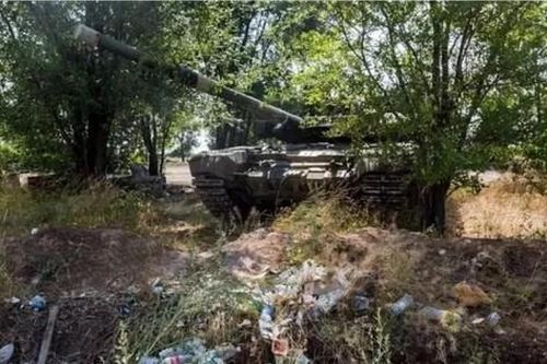 Người dân Nga bất ngờ phát hiện xe tăng T-90 bị 'bỏ rơi' ở bãi rác