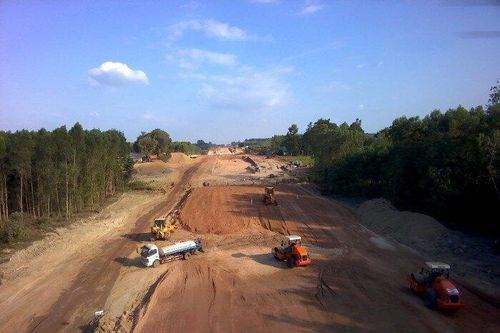 Bộ GTVT: Không dừng thi công các dự án cao tốc Bắc - Nam vì dịch Covid-19