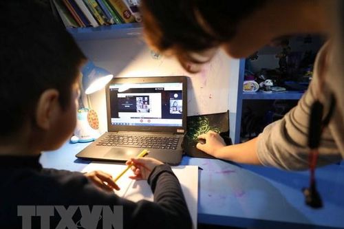 Giải bài toán dạy và học lớp 1 online: Khó nhưng cần phải thích nghi