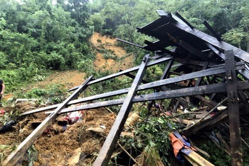 Tuyên Quang: Sạt lở đất trong đêm làm 3 cháu nhỏ tử vong
