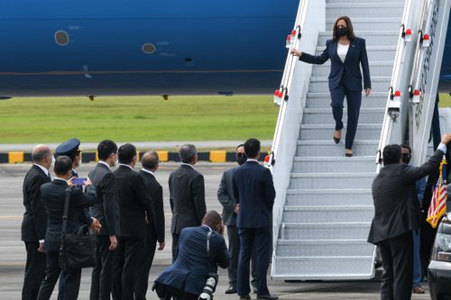 Hình ảnh Phó Tổng thống Mỹ Kamala Harris tới Singapore