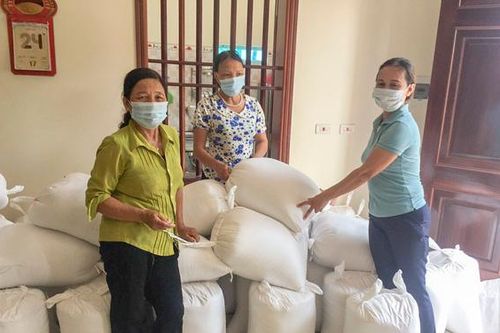 Chưa đầy 24 giờ, phụ nữ Vĩnh Bảo huy động trên 10 tấn gạo ủng hộ đồng bào miền Nam