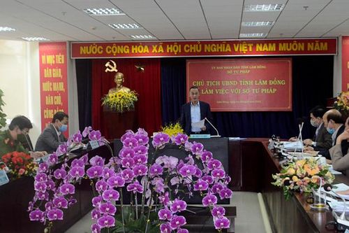 Chủ tịch UBND tỉnh Trần Văn Hiệp làm việc với Sở Tư pháp