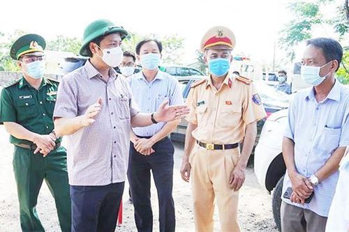 'Nhanh hơn một bước và cao hơn một cấp' trong phòng, chống COVID-19