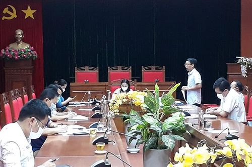 Đồng chí Trưởng Ban Tuyên giáo tỉnh ủy kiểm tra phòng chống dịch bệnh tại Thuận Châu