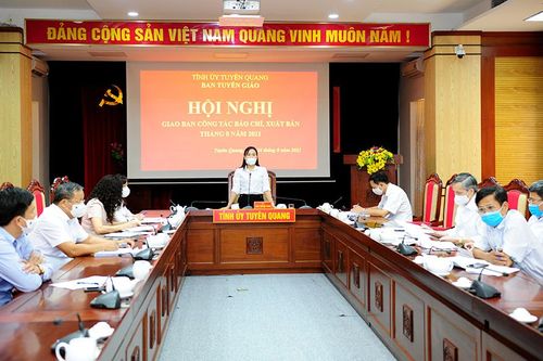 Giao ban công tác báo chí tháng 8-2021